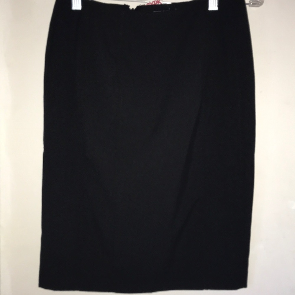 Black express skirt